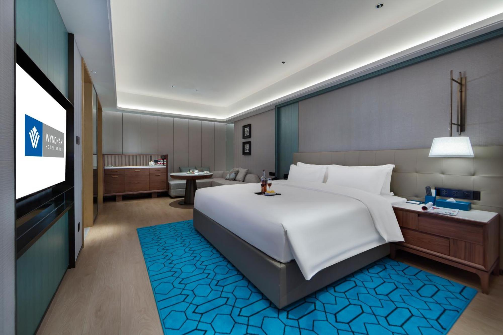 Hotel Wyndham Grand Plaza Royale Hot Springs Fenghuang Zewnętrze zdjęcie