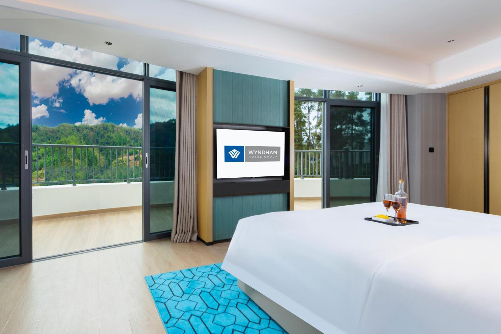 Hotel Wyndham Grand Plaza Royale Hot Springs Fenghuang Zewnętrze zdjęcie