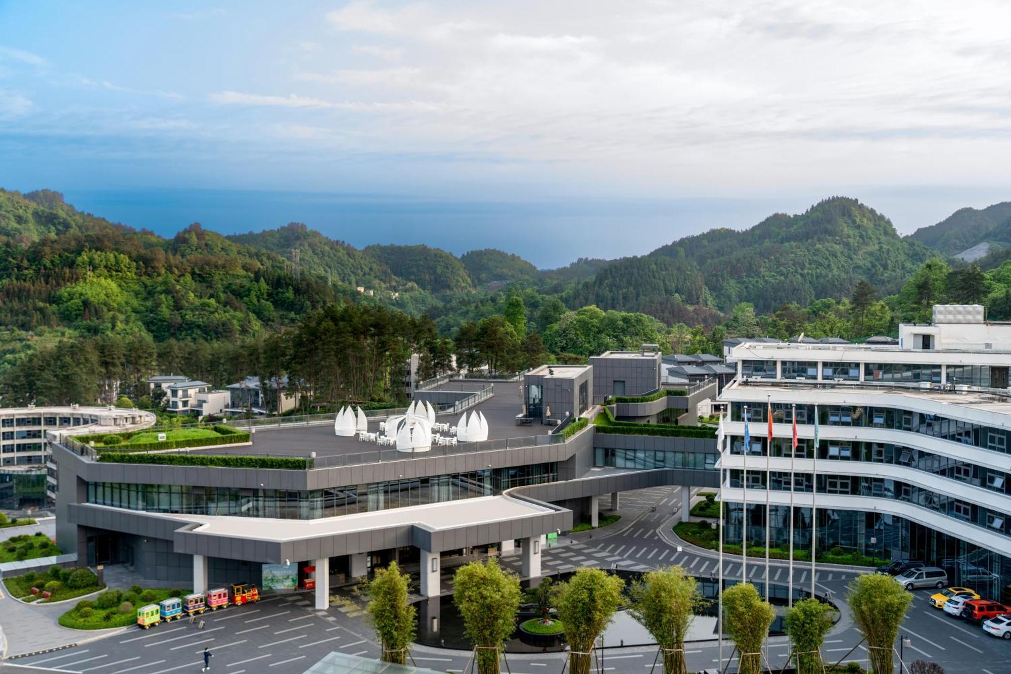 Hotel Wyndham Grand Plaza Royale Hot Springs Fenghuang Zewnętrze zdjęcie