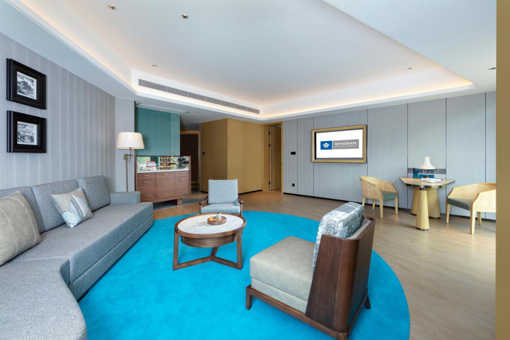 Hotel Wyndham Grand Plaza Royale Hot Springs Fenghuang Zewnętrze zdjęcie