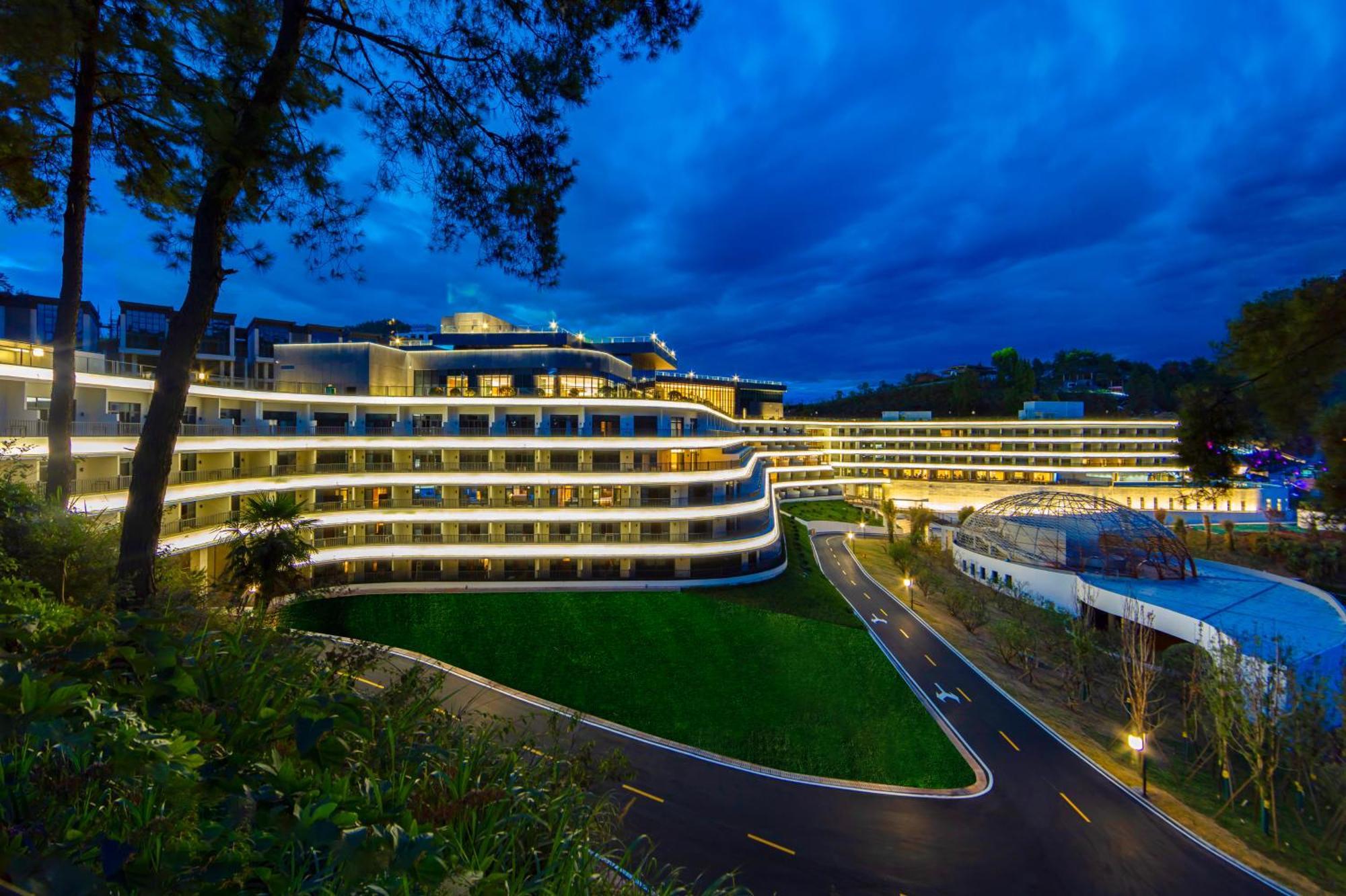 Hotel Wyndham Grand Plaza Royale Hot Springs Fenghuang Zewnętrze zdjęcie